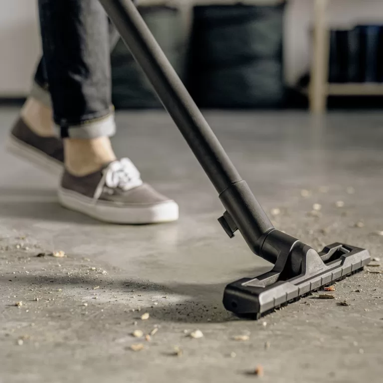 Karcher WD4 Vacuum Cleaner 20L