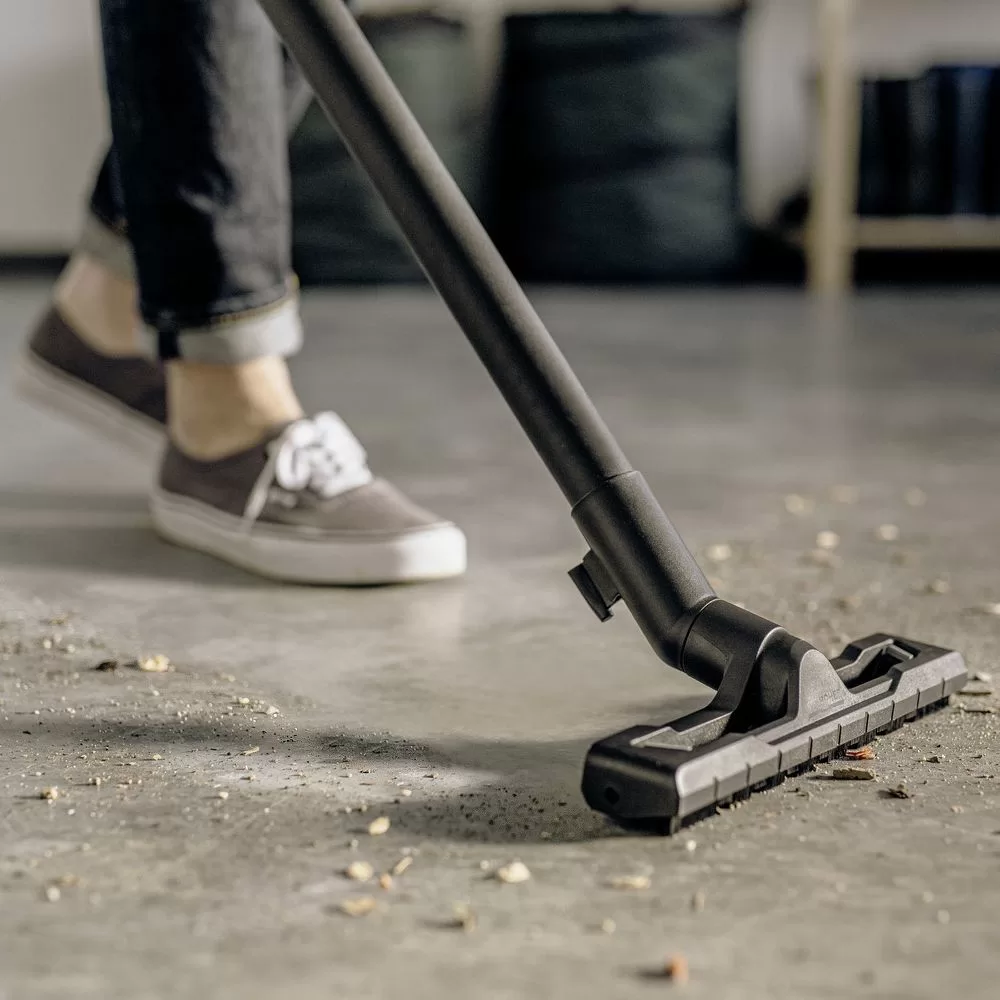 Karcher WD4 Vacuum Cleaner 20L