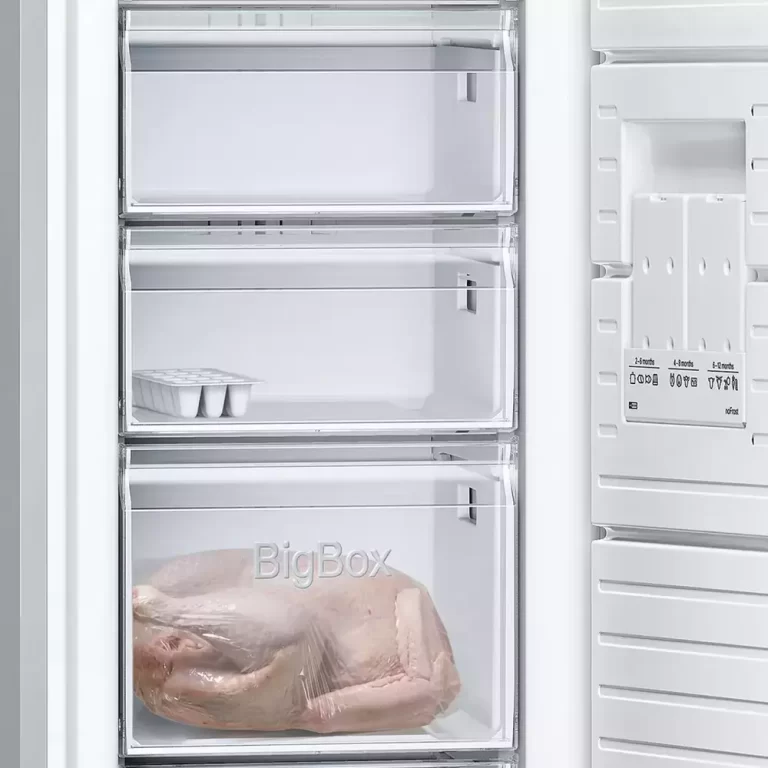Siemens GS36NVIFV iQ300 Upright Freezer 242L