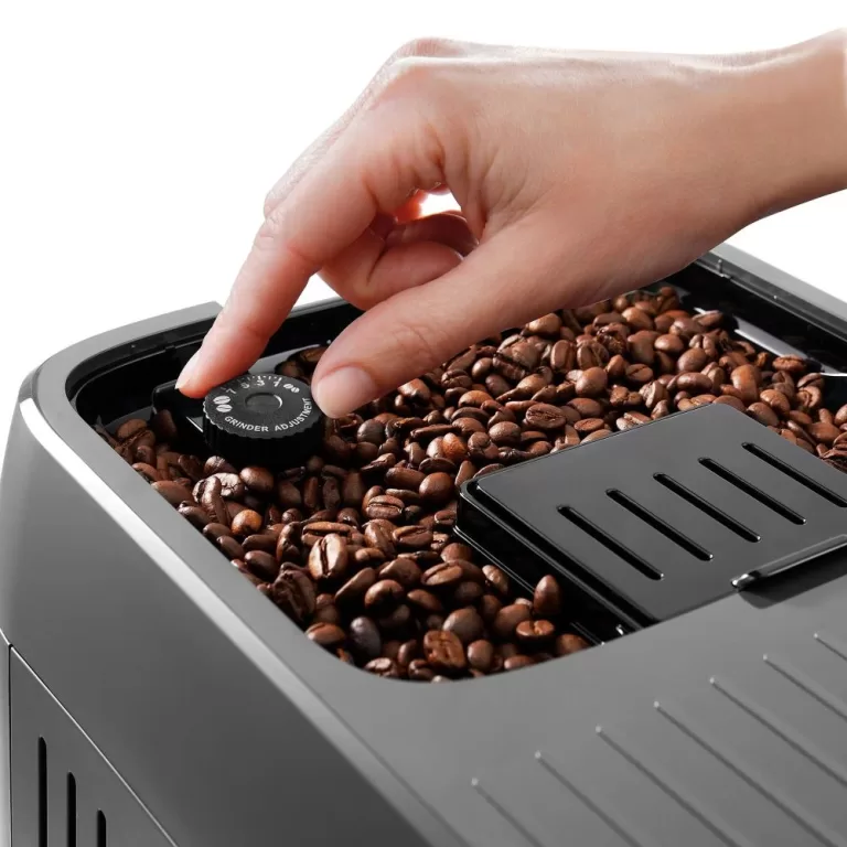 DeLonghi ECAM320 Magnifica Plus Coffee Machine