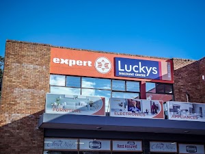 Luckys Discount Centre - Manaba place picture